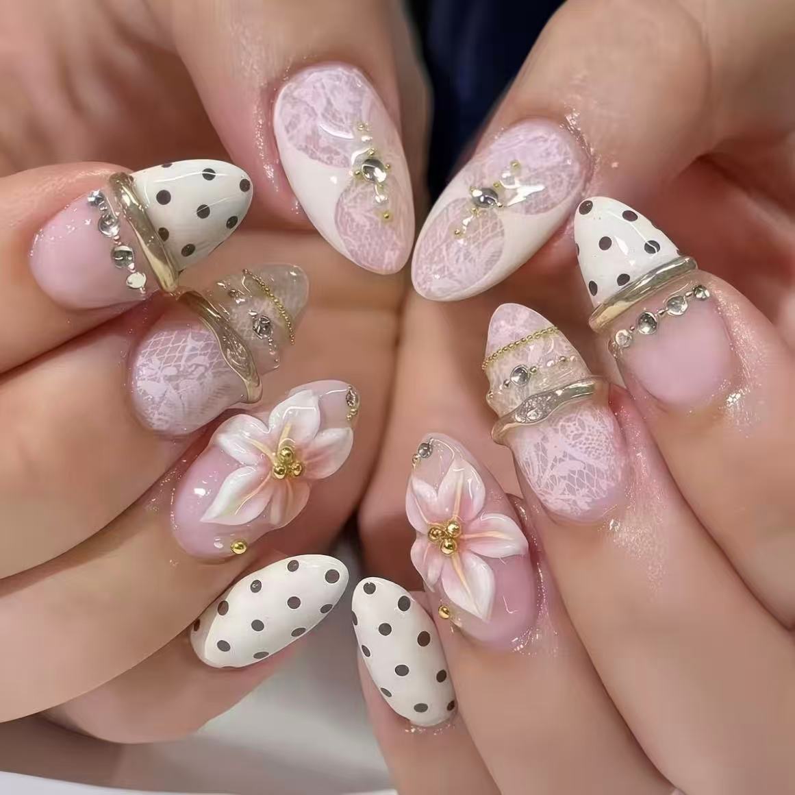 Belle Époque Press On Nails | Vintage Lace & Lily Almond Nails